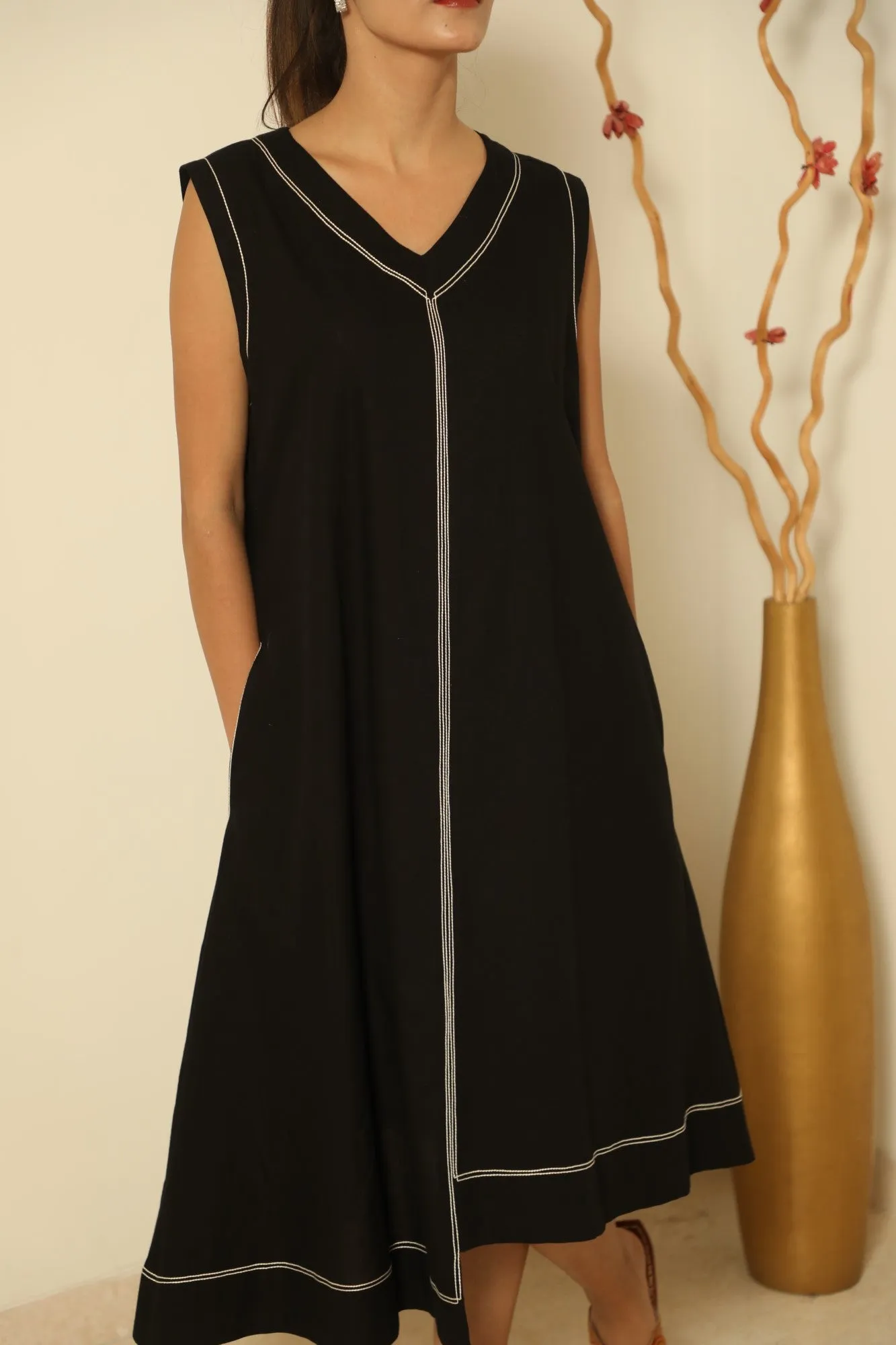 Asymmetric Hem Dress-Black