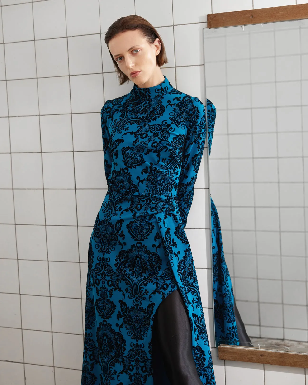 Elegant Long-Sleeve Dress With Velvet Pattern Blue