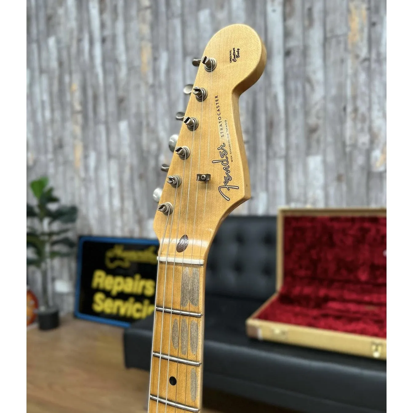 Fender Custom Limited Edition Tomatillo Stratocaster Journeyman Relic