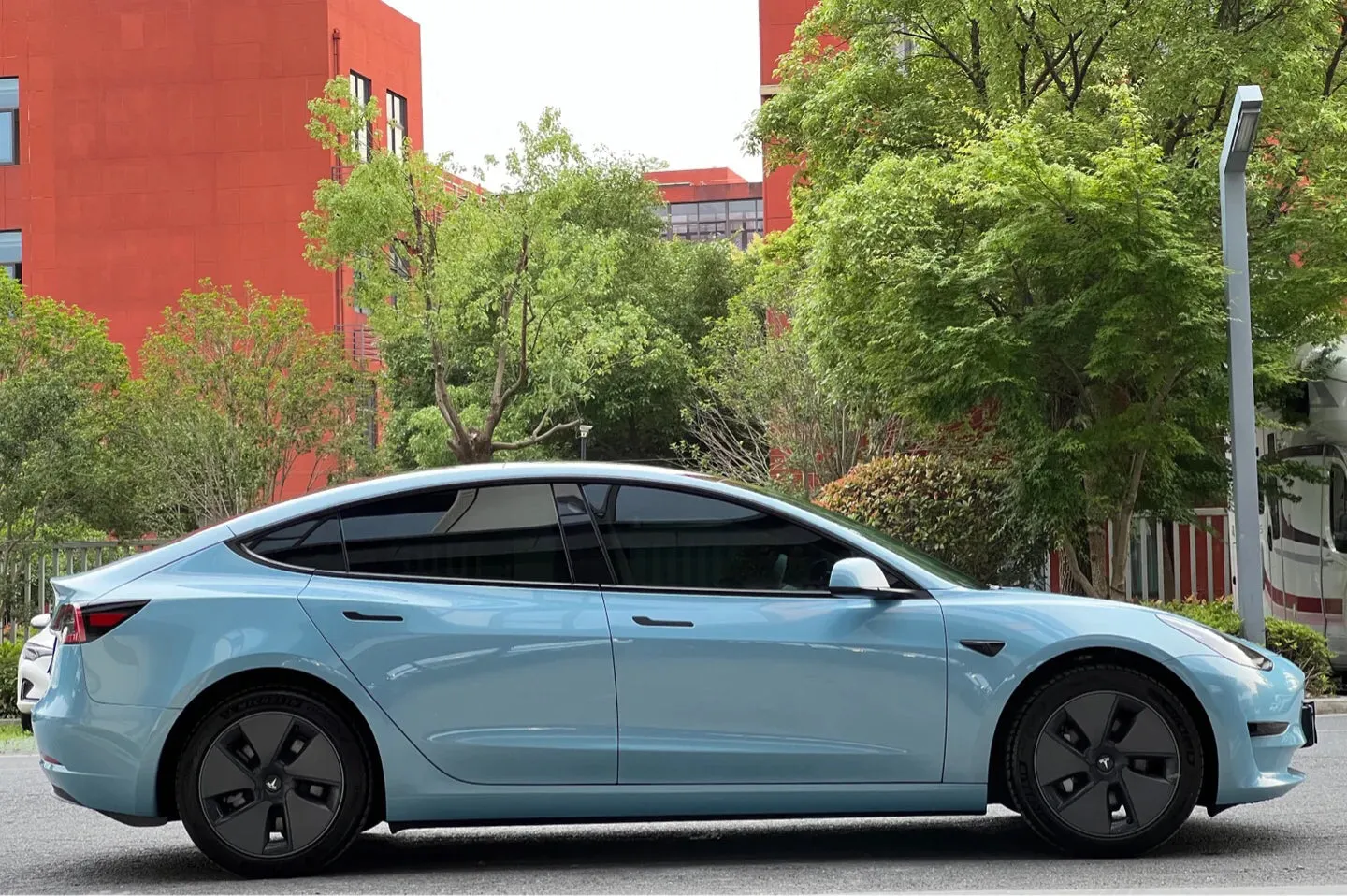 Gloss Metallic Ice Blue Car Wrap