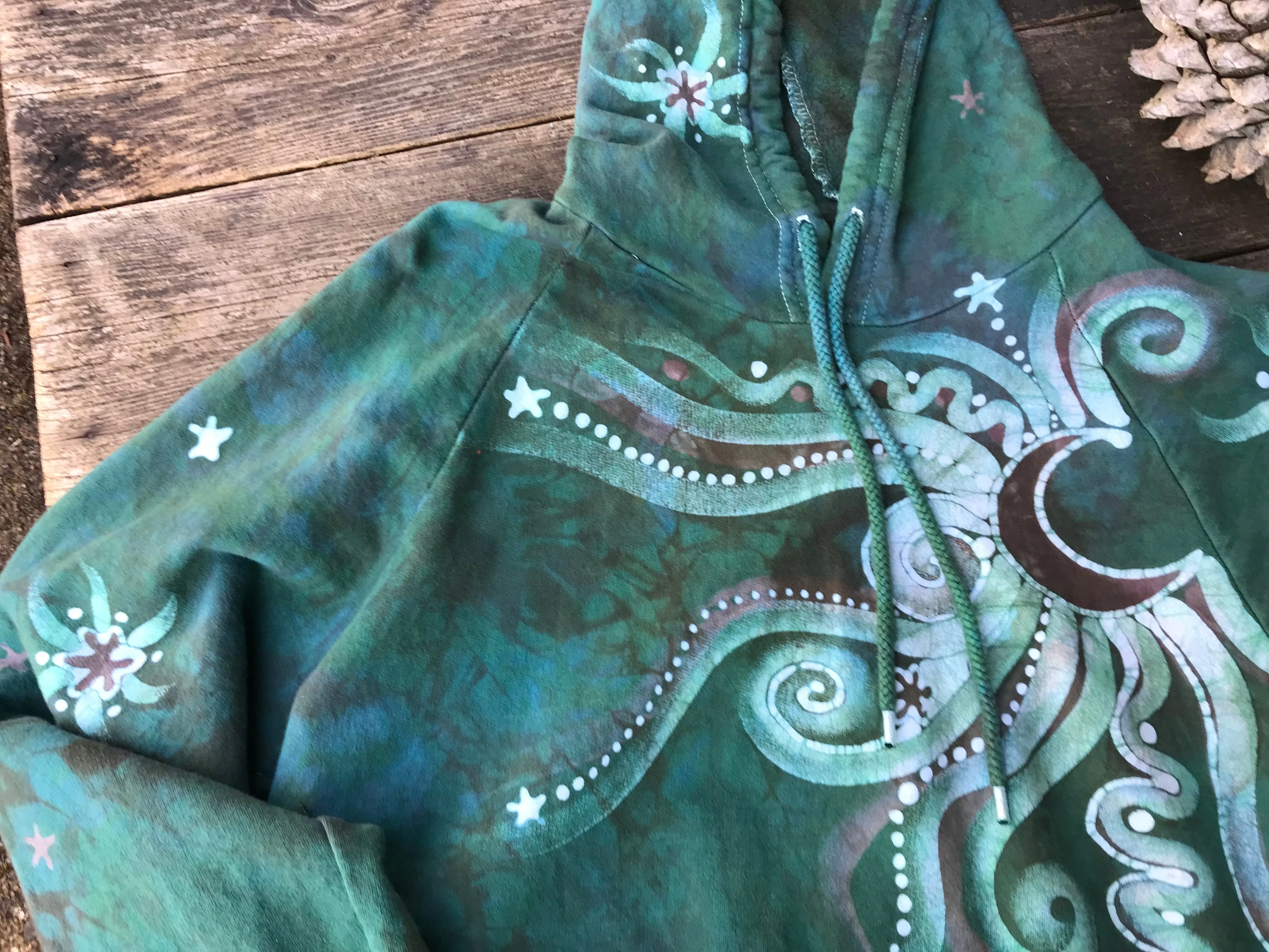 Green Valley Moonbeams Pullover Batik Hoodie in Organic Cotton - Size Medium