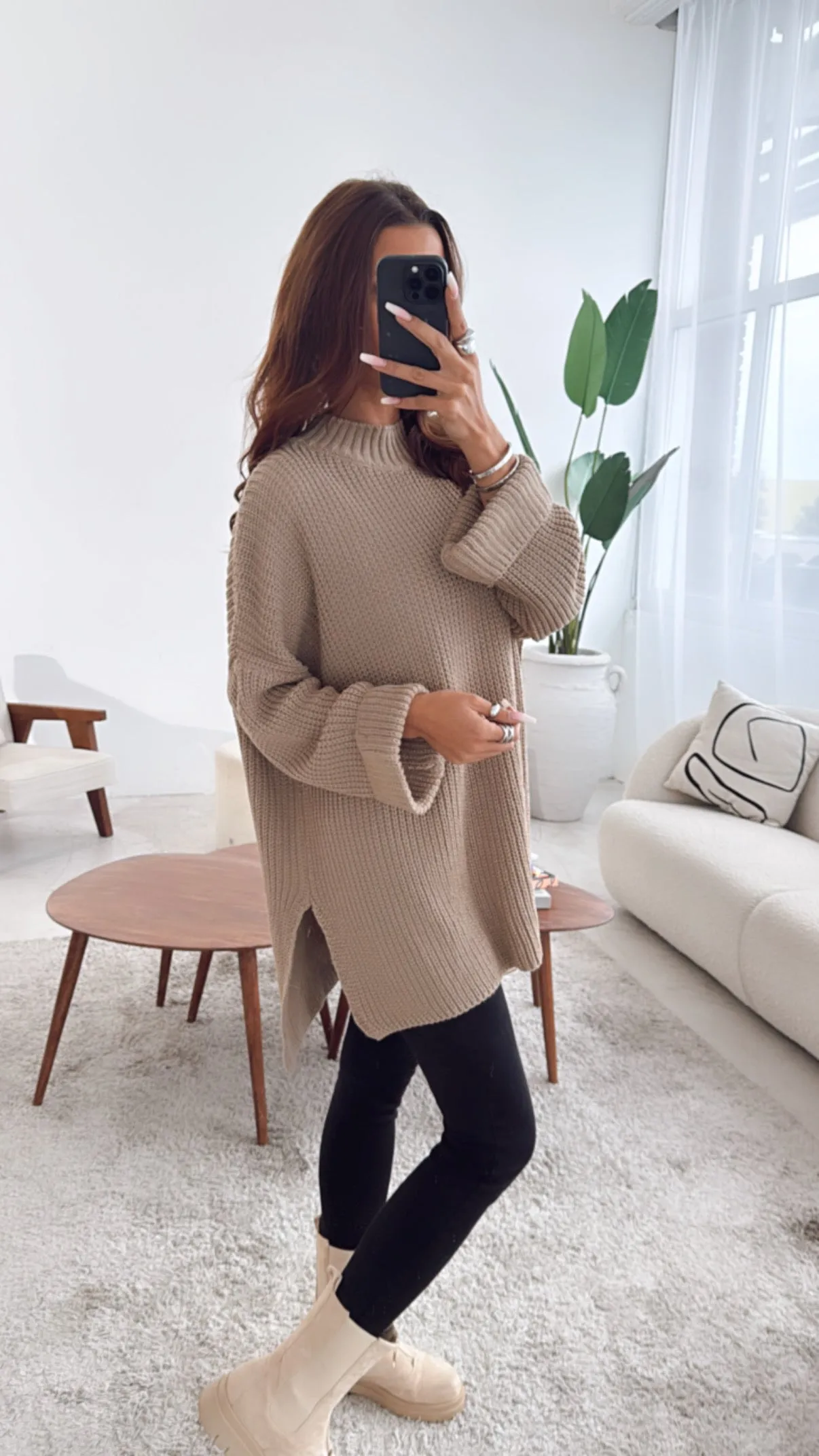 Stehkragen oversize Pullover mit Schlitz / cappuccino Art. 4924