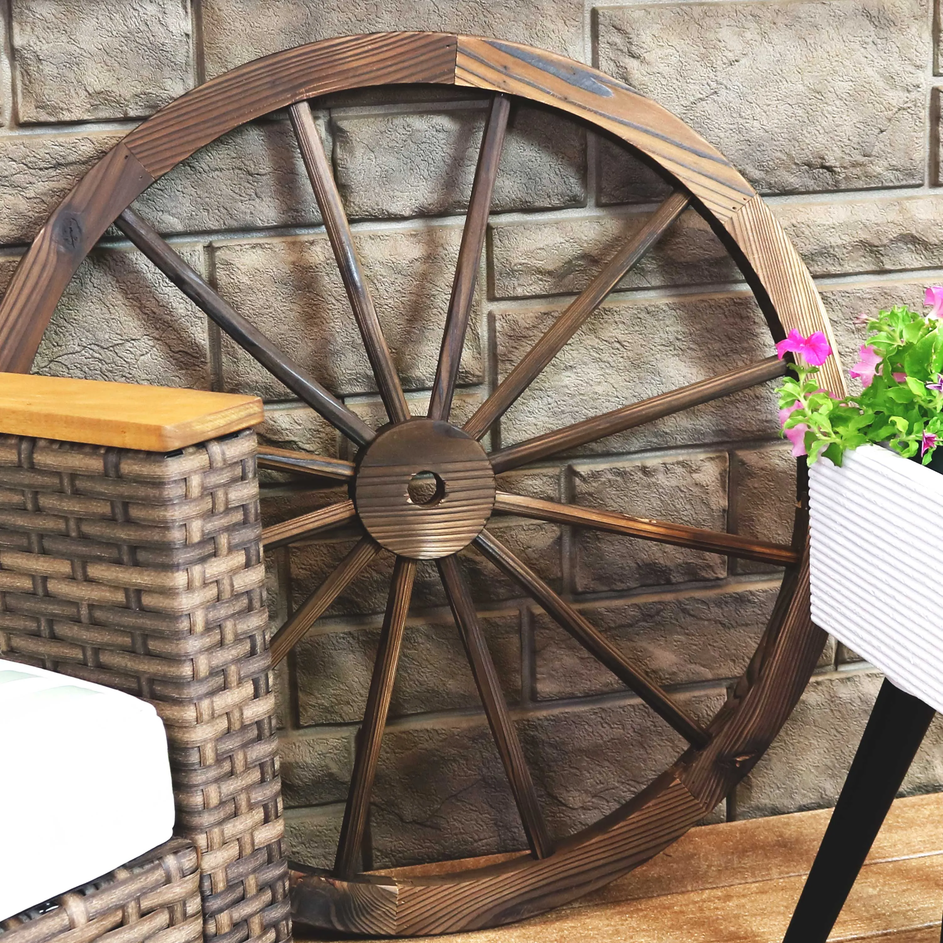 Sunnydaze Decorative Rustic Wooden Wagon Wheel