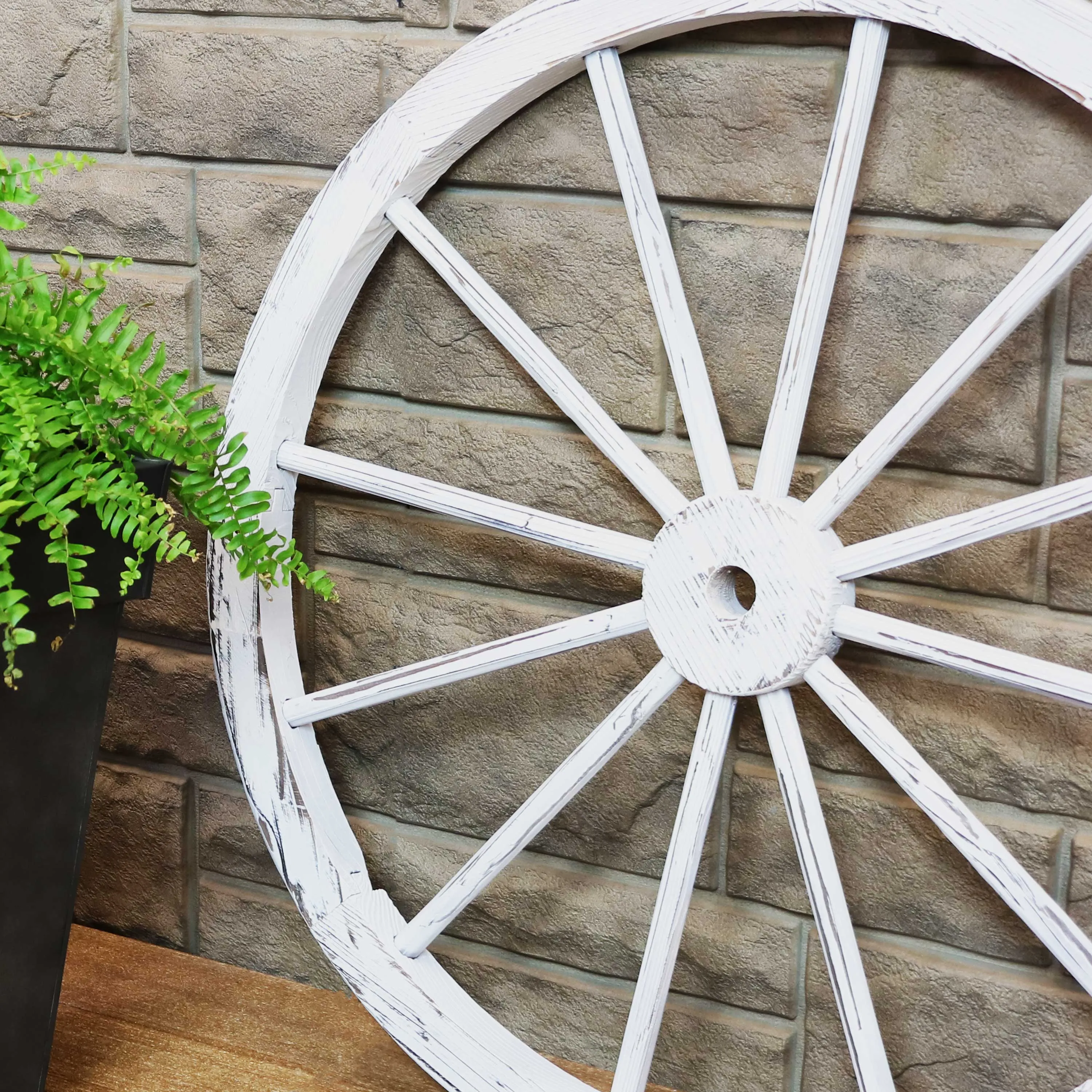 Sunnydaze Decorative Rustic Wooden Wagon Wheel